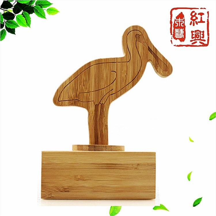 亞馬遜爆款木制工藝品獎杯竹木加工歐式擺件創(chuàng)意產(chǎn)品獎牌來圖定制