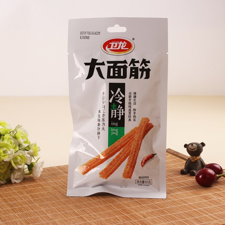 65g*80包/箱 卫龙大面筋 经典休闲零食麻辣条 调味面制品整箱批发