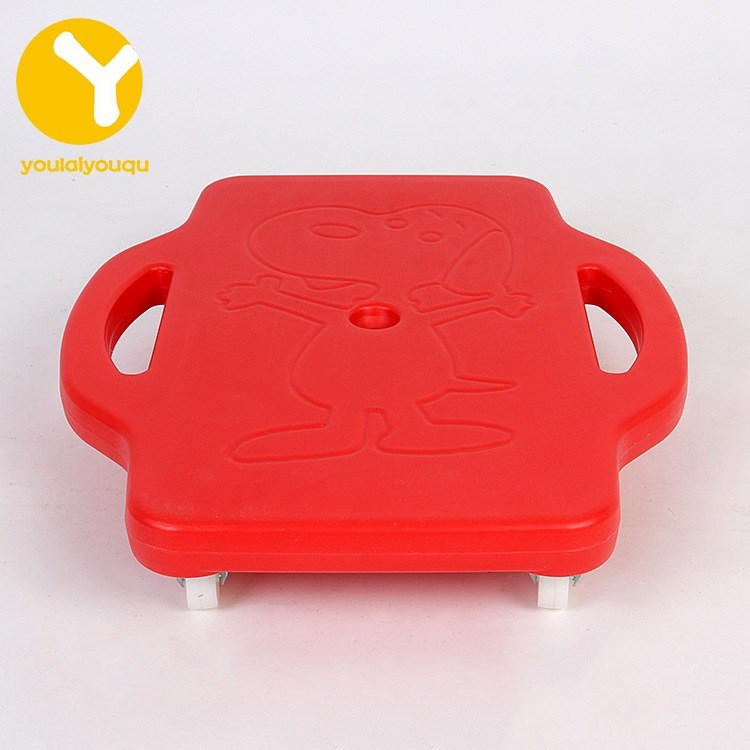 批發(fā)生產(chǎn)感統(tǒng)訓(xùn)練器材幼兒塑料滑滑車兒童平衡四輪健身滑板車