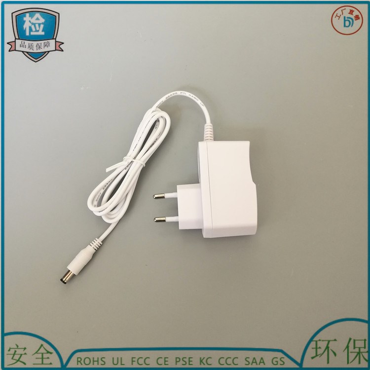 廠家批發(fā)12V1A歐規(guī)電源適配器 LED燈帶電源 CE白色電源