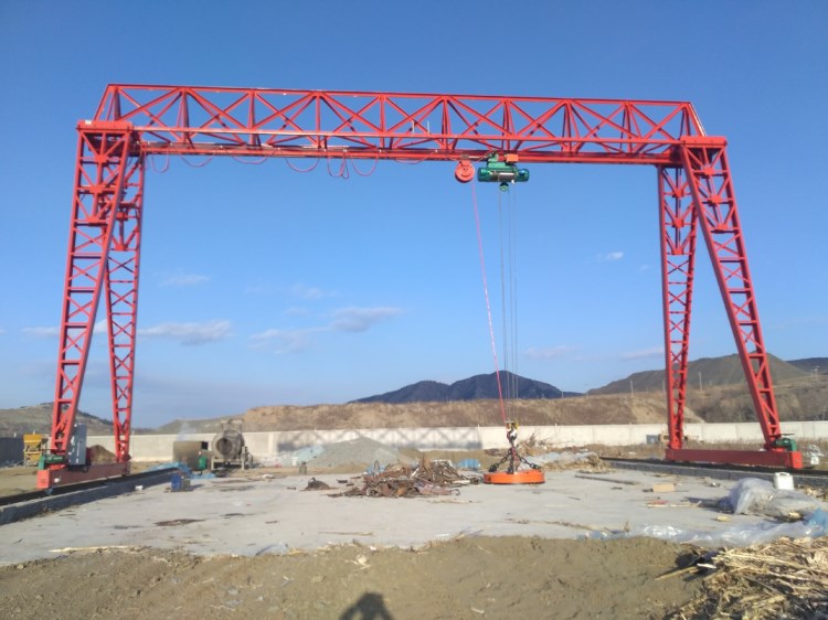 標(biāo)準(zhǔn)制作2.8T16噸花架門式起重機(jī) 電動(dòng)單梁龍門吊 精品橋式行吊