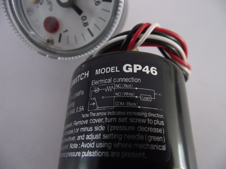 原裝SMC   帶開關(guān)的壓力表GP46-1 電接點(diǎn)壓力表