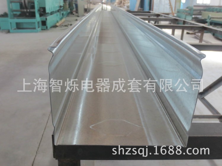 【廠家生產】新型型鋼制加筋電纜橋架（整板制作，絕非拼接）