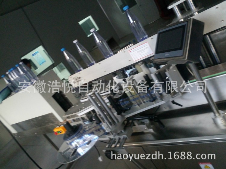 全自動(dòng)礦泉水灌裝貼標(biāo)機(jī)生產(chǎn)線  山西三合一灌裝冰泉水生產(chǎn)線