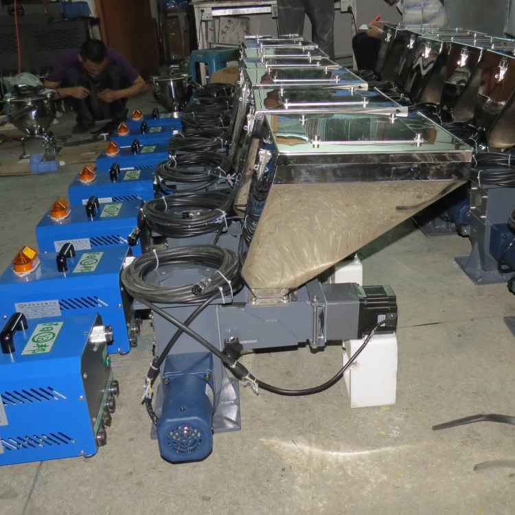 【陽邦】供應深圳單色色母混合機 注塑機設備計量器 體積式拌料機