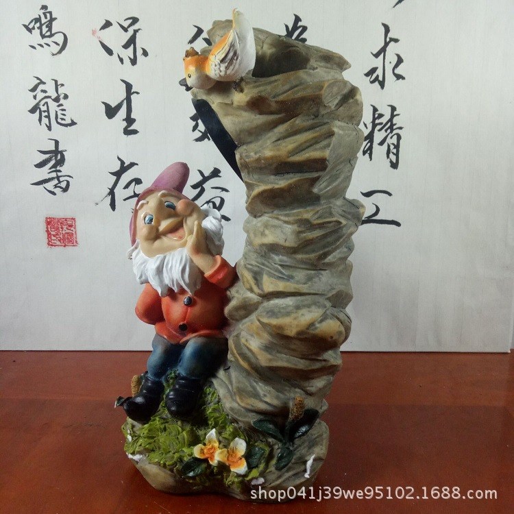 樹脂工藝品太陽能燈勞動小矮人精靈創(chuàng)意家居戶外裝飾庭院花園擺件