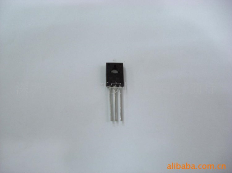 插件三極管 C106D  TO-126