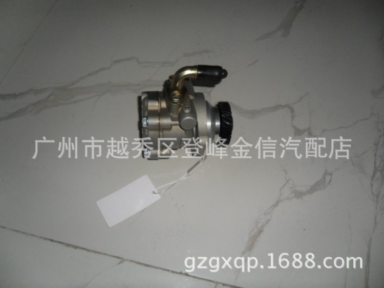 49110-VW600 方向助力泵 POWER STEERING PUMP URVAN E25 佳奔