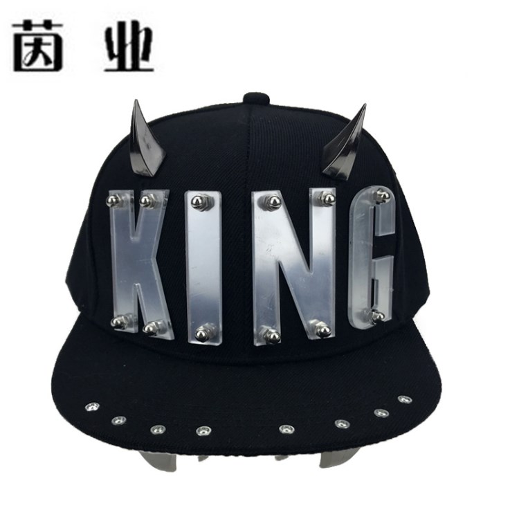 跨境牛角KING棒球帽潮流尖刺帽子平檐鉚釘嘻哈帽歐美街頭