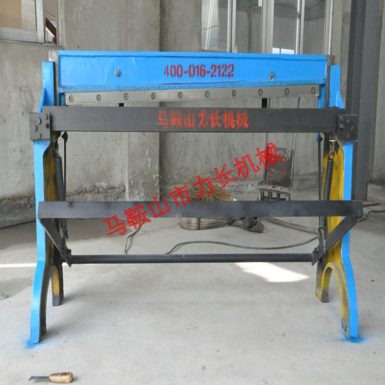 鑄鐵剪板機1*1300 優(yōu)良品質(zhì)長期銷售人工冷成型剪板機價格