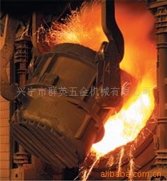 供應可冶煉各種規格碳素鋼及合金鋼煉鋼設備（煉鋼爐）