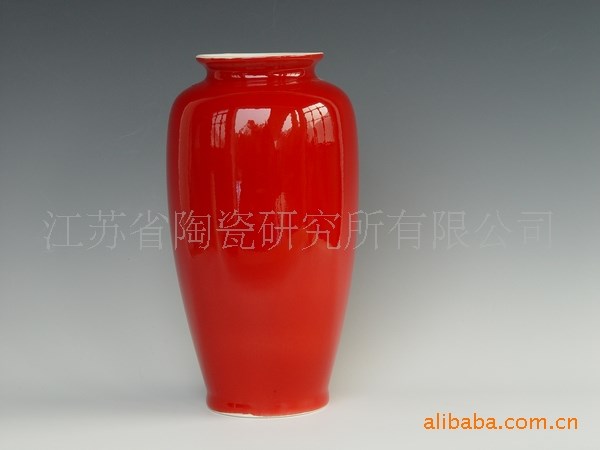 葡萄瓶 紅釉 傳統(tǒng)造型 白陶 &phi;18*34cm