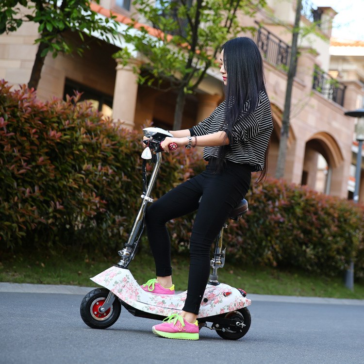 小海豚低配女士成人折疊i電動車單車 平衡車電瓶車電電摩托車批發(fā)