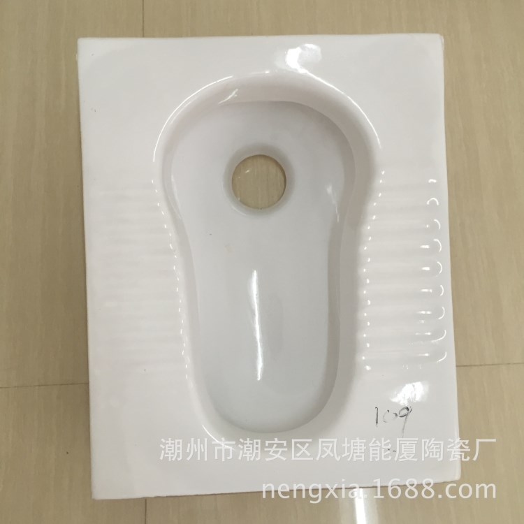 潮州廠家直銷蹲便器 陶瓷 工程馬桶蹲坑 后出水蹲廁大便器