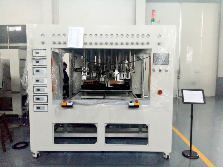 廊坊超聲波|廊坊焊接機|廊坊塑料制品焊接機|汽車內飾焊接機
