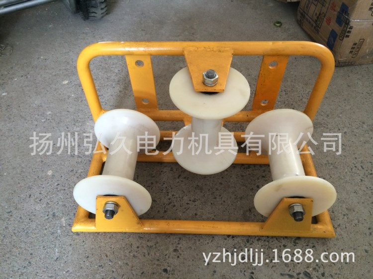 供應(yīng)電纜三輪轉(zhuǎn)角滑車,電纜轉(zhuǎn)向放線滑車，三輪電纜滑車