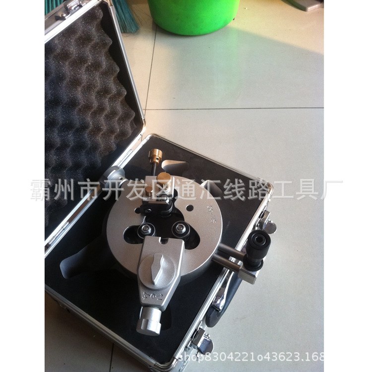 外半導 主絕緣層剝皮器中壓電纜末端處理工具