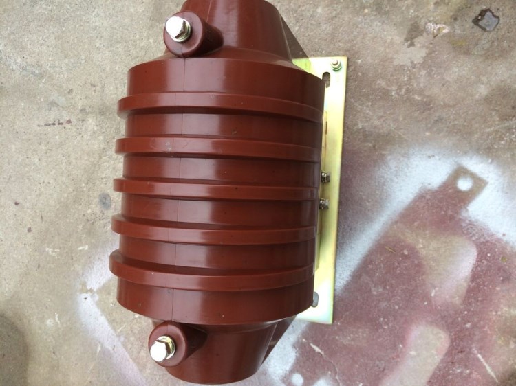 供應DC-3/10G；10000/220V；極限為3000VA電壓互感器；操作啟動