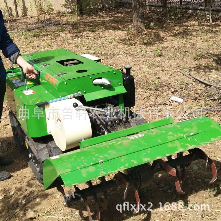 山嶺地旋耕翻地除草機(jī)圖片 甘南州果園施肥刨溝機(jī) 下管道開(kāi)溝機(jī)器