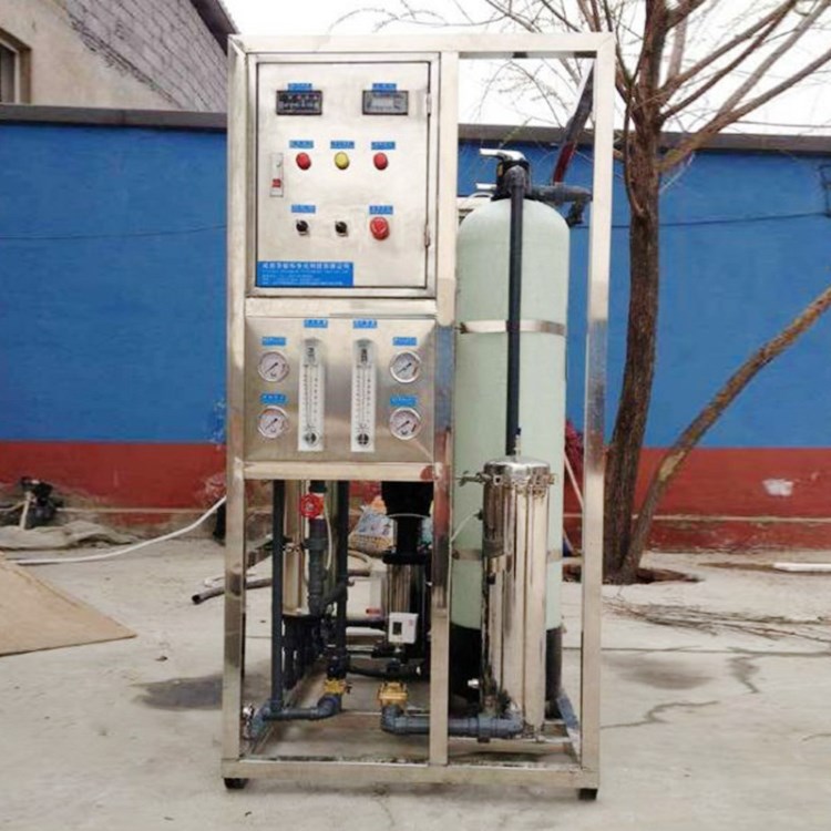 水機(jī)組反滲透設(shè)備膜過(guò)濾凈水桶裝水小型水設(shè)備反滲透水處理