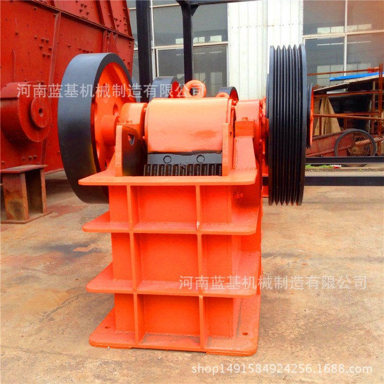 廠家白云石破碎機 小型重晶石粉碎機 礦山碎石制砂設備