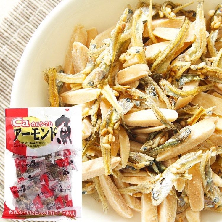 兒童零食日本泉屋製菓巴旦木扁桃仁小魚(yú)干特色風(fēng)味小吃零食