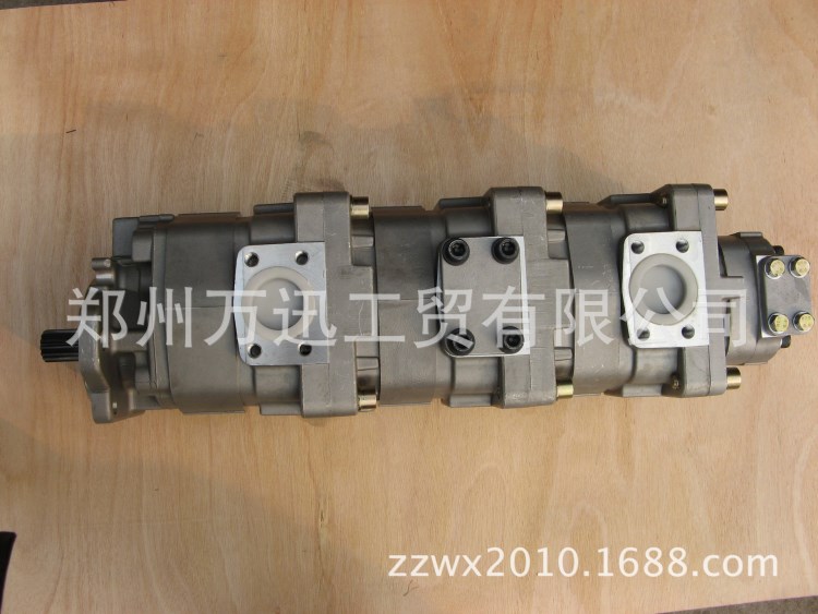 生產(chǎn)銷售komatsu pumpPC200-3三聯(lián)泵705-56-24090