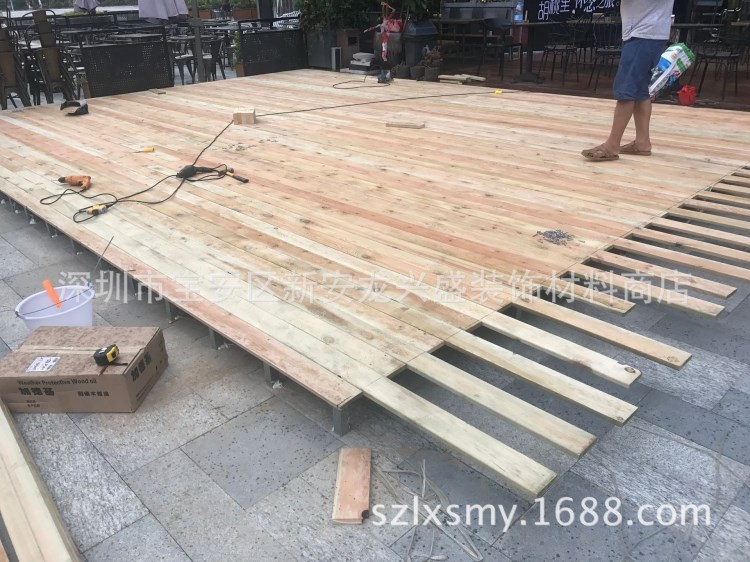 防腐木地板安裝（可包工包料現(xiàn)場施工）