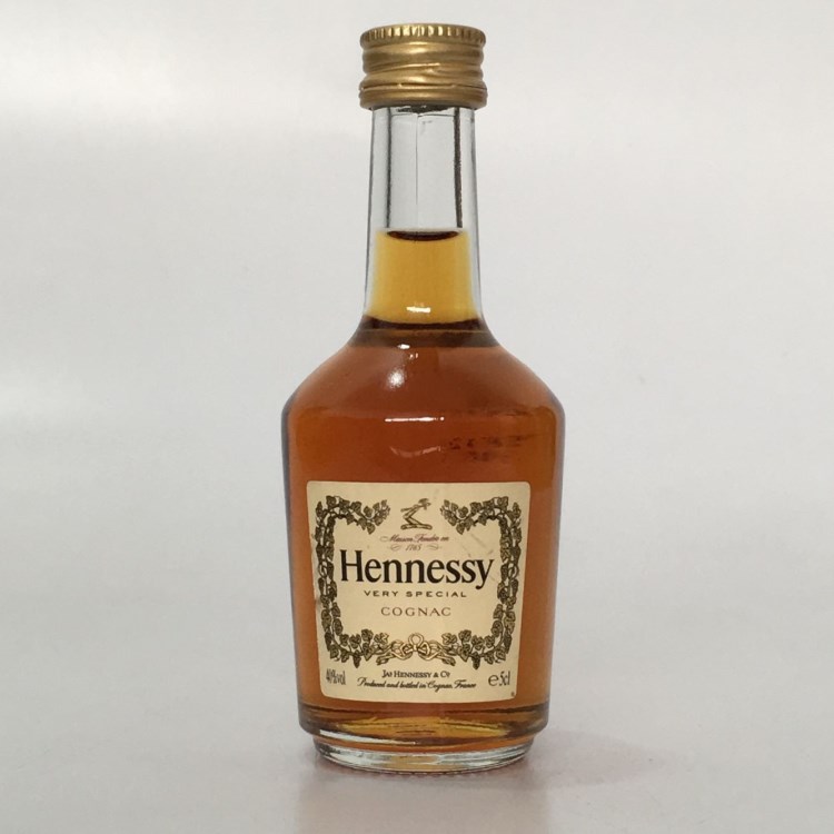 【洋酒酒版】 軒尼詩白蘭地干邑小酒版 Hennessy VS 50ml 玻璃瓶