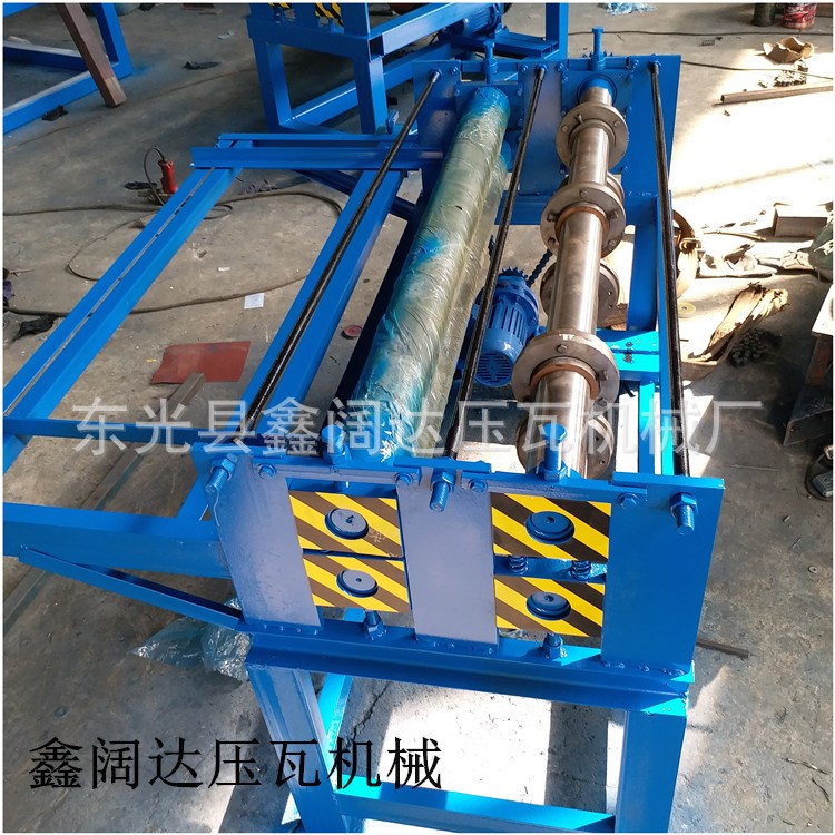 湖南專用彩鋼壓型機 壓瓦機設(shè)備 廠家現(xiàn)貨供應(yīng)不帶膠軸分條機