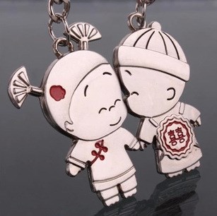 廠家直銷創(chuàng)意小禮品結(jié)婚男女情侶鑰匙扣鏈圈可定制logo批發(fā)