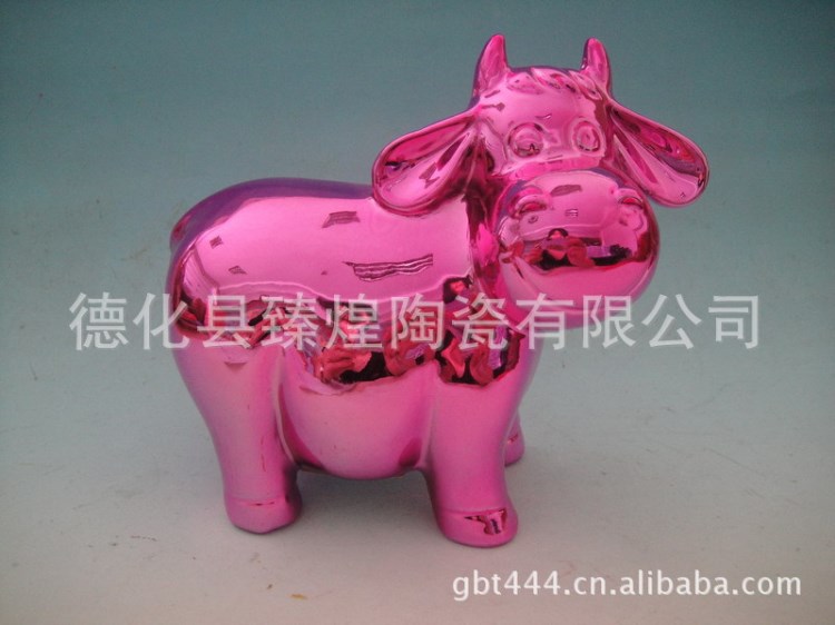 廠家直銷供應(yīng)創(chuàng)意的真空電鍍小牛陶瓷存錢罐 禮品工藝品