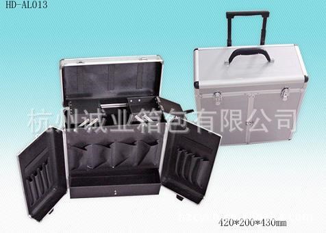 【廠家直銷(xiāo)】供應(yīng)量美發(fā)箱 美發(fā)理發(fā)工具箱 拉桿箱 鋁箱