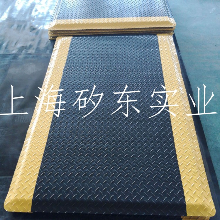 廠家供應(yīng)耐用型品質(zhì)抗疲勞地墊 PVC防疲勞腳墊鋼花紋防滑耐磨疲勞