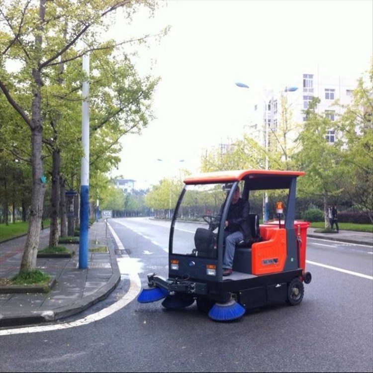 南昌電動掃地車價格 南昌駕駛式掃地機價格 南昌非家用掃地機價格