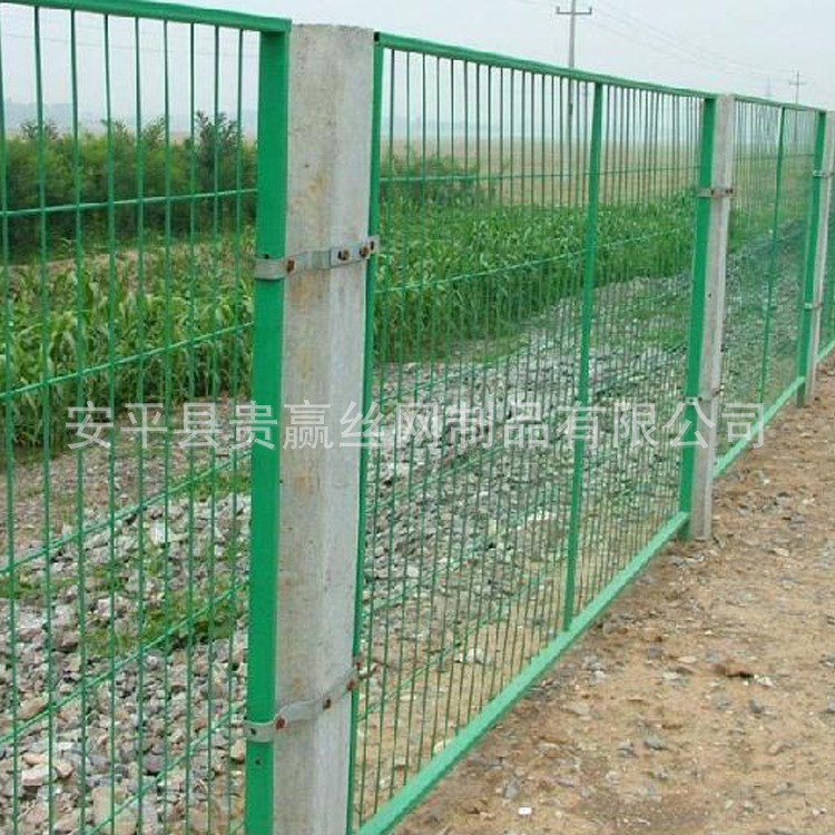 安平公路邊框護(hù)欄網(wǎng)廠家 車道隔離網(wǎng) 道路帶框圍欄網(wǎng)