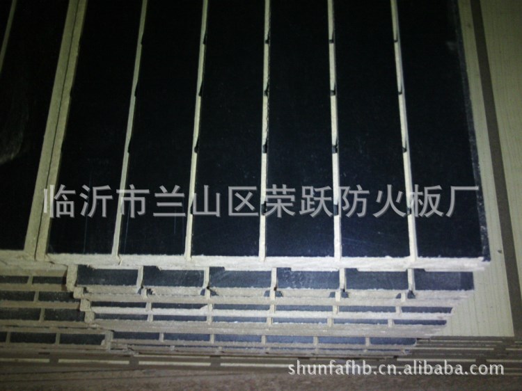 臨沂   廠家銷售黑色木質吸音板 木質吸音板 隔音板 穿孔吸音板