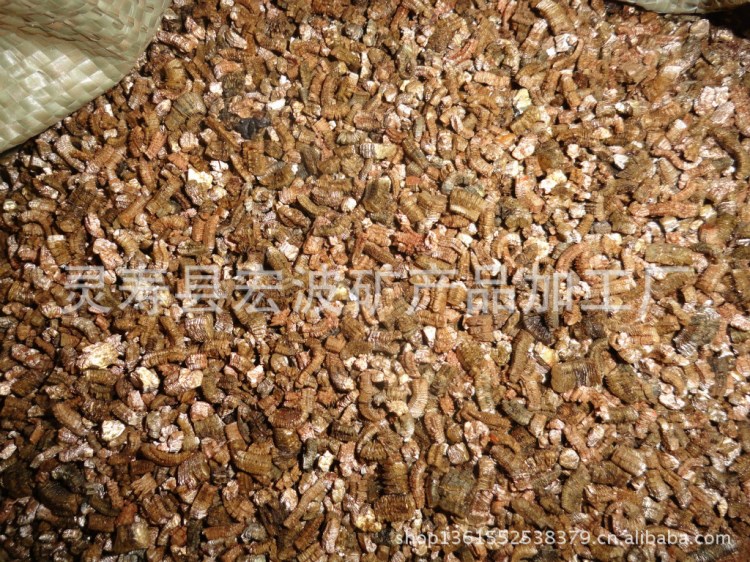 廠家供應(yīng) 1-3mm 2-4mm0.5-1.2mm 保溫、防火隔熱蛭石