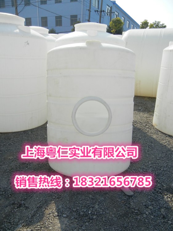 加厚2000L2T太阳能储水桶，PE塑料容器，塑料水箱，滚塑水箱