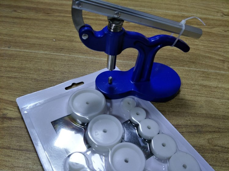 修表工具鐘表修理工具  壓蓋機+16件套ABS材質塑膠模具