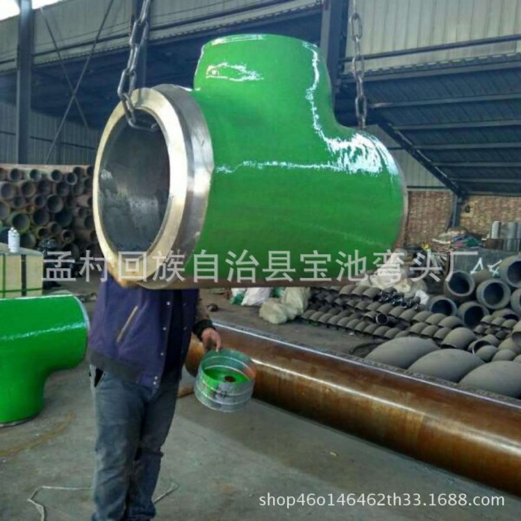 生產廠家304 316L不銹鋼三通DN800等徑 異徑冷拔無縫三通批量銷售