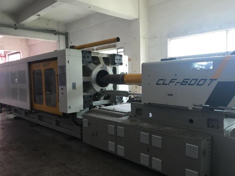 轉(zhuǎn)讓600T 800T全立發(fā)注塑機