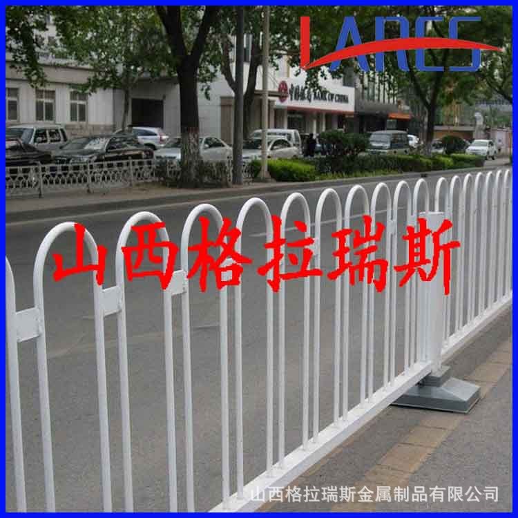 山西臨汾鐵藝道路護(hù)欄 大寧永和交通設(shè)施隔離護(hù)欄圍欄