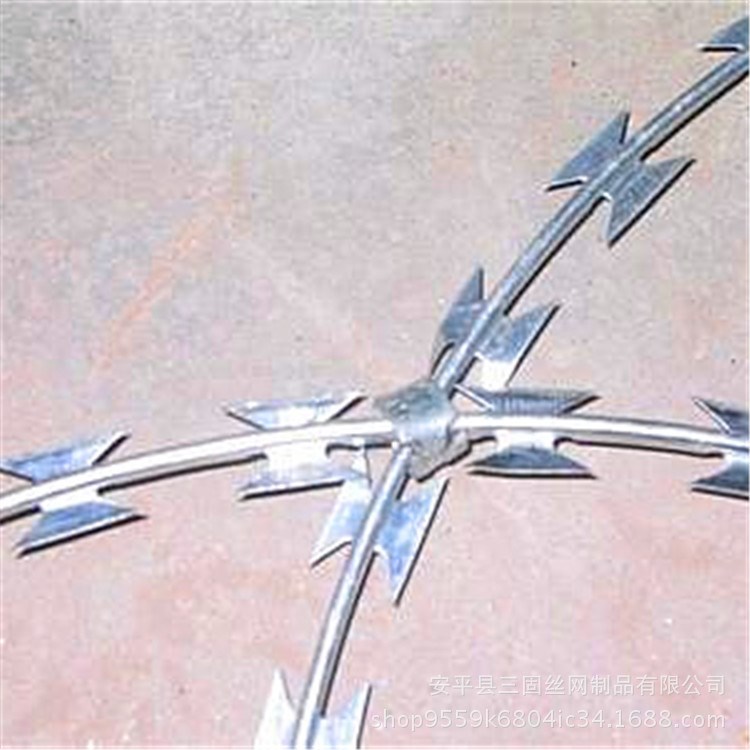 刺絲滾籠 廠家直銷刀片刺繩 小區(qū)護(hù)欄防護(hù)網(wǎng)刀片繞圈加工定制批發(fā)