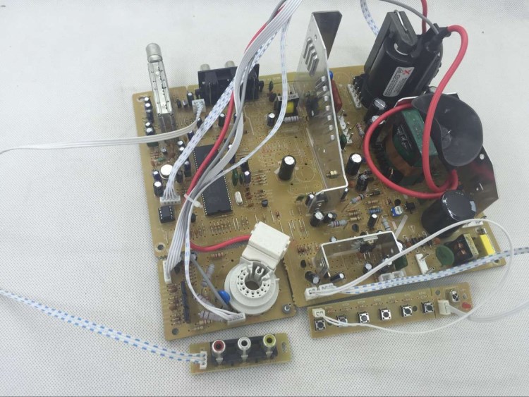 14-21寸電視機(jī)通用主板采用東芝IC8893-7F76廠家直銷(xiāo) 批發(fā)