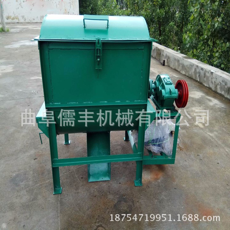 山東養(yǎng)殖臥式飼料攪拌機2噸大容積各種物料混合機全能混料機