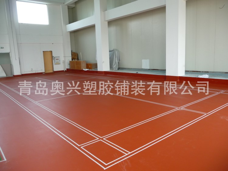 承接全國硅pu球場運動地面工程 室內外塑膠羽毛球場各類球場鋪設