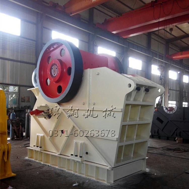 顎式破碎機簡稱顎破 顎破又叫破石機 反擊式破碎機 礦山設備