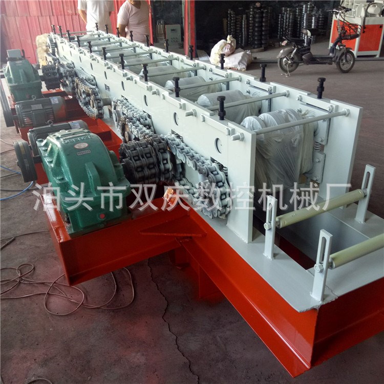 供應(yīng)圓管壓型機(jī) 圓管壓方管機(jī) 廢舊圓管改方機(jī)器