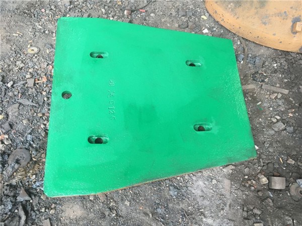 顎式破碎機(jī)邊護(hù)板 高錳鋼耐磨鑄件 破碎機(jī)配件廠家 可定制